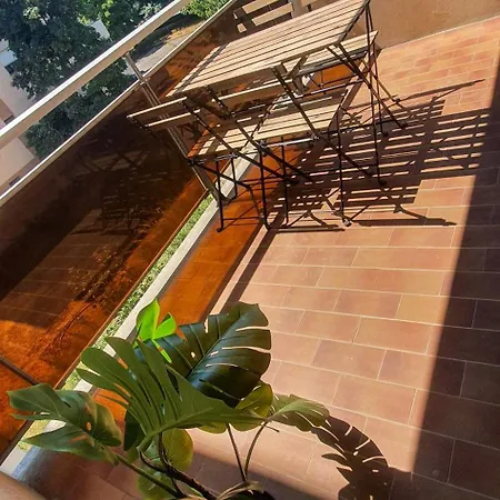 Apartment Prestige, Calme & Terrasse Ensoleillee *